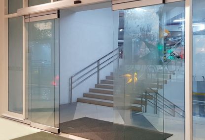 Lưu ý gì khi lắp đặt hệ thống cửa trượt tự động